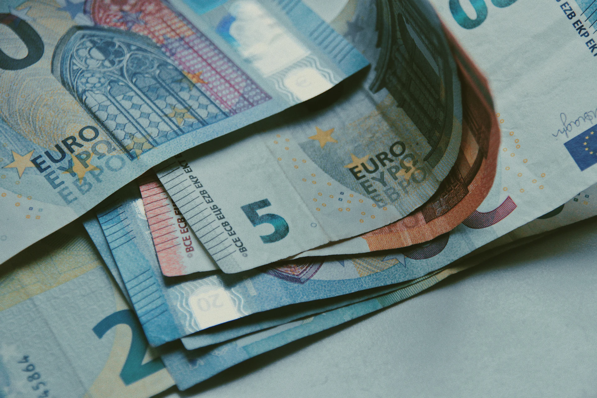 Billetes de euro de salarios impagados